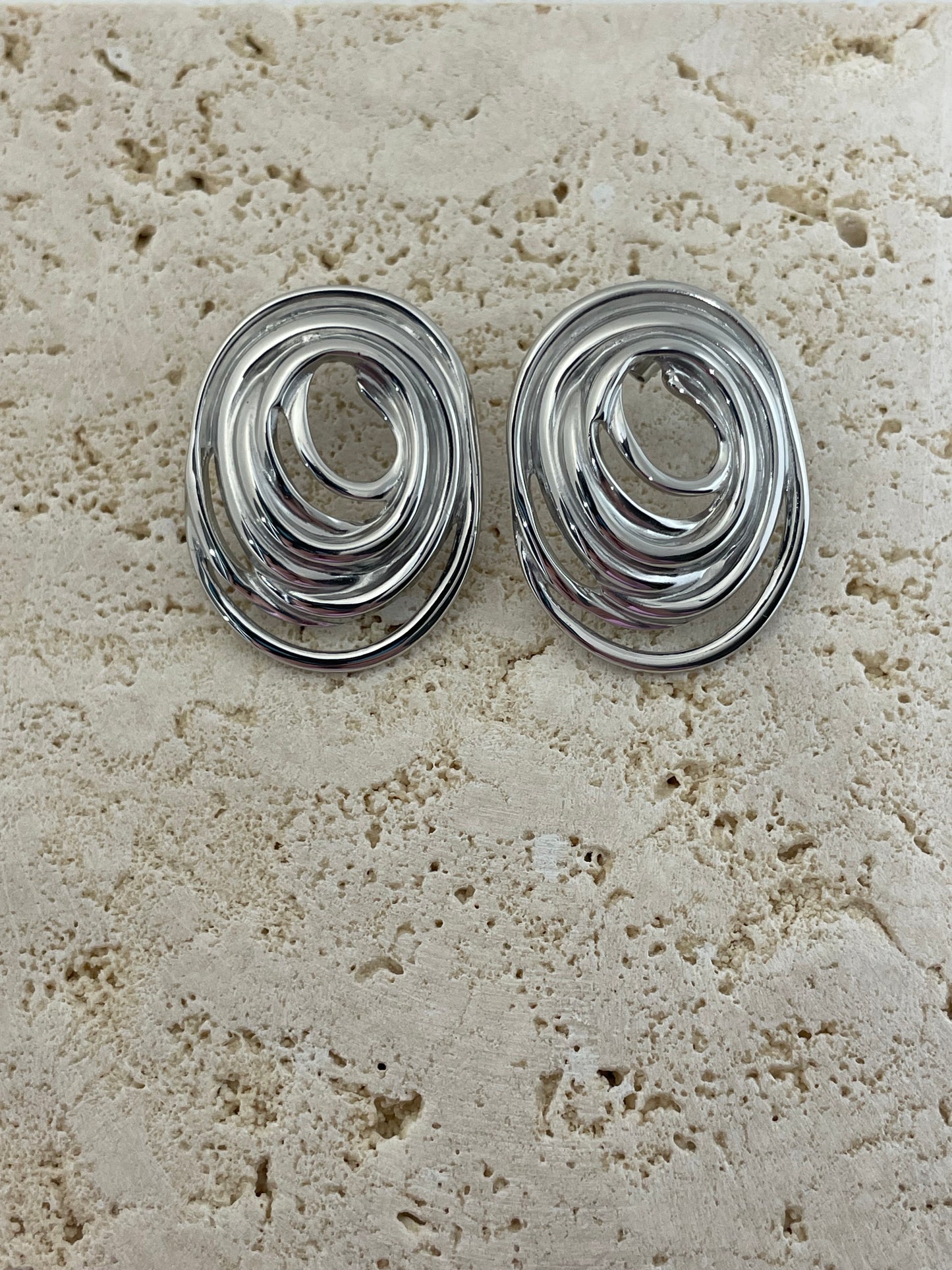 Ατσάλινα ασημί σκουλαρίκια