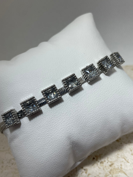 Ασημί βραχιόλι με τετράγωνες πέτρες