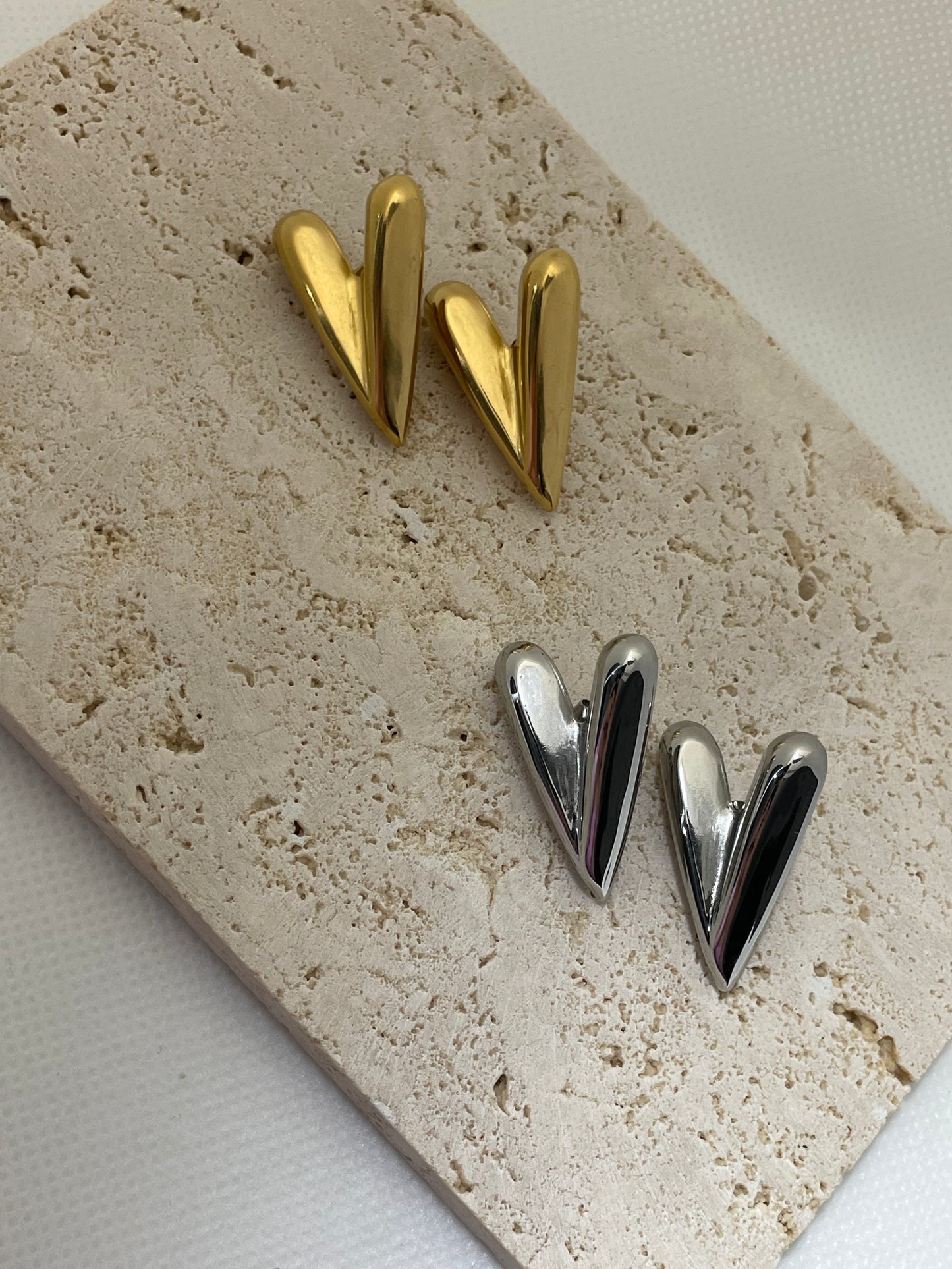 Σκουλαρίκια μοντέρνα καρδιά