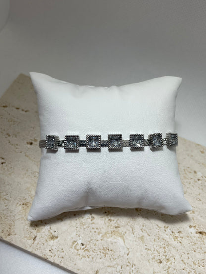 Ασημί βραχιόλι με τετράγωνες πέτρες