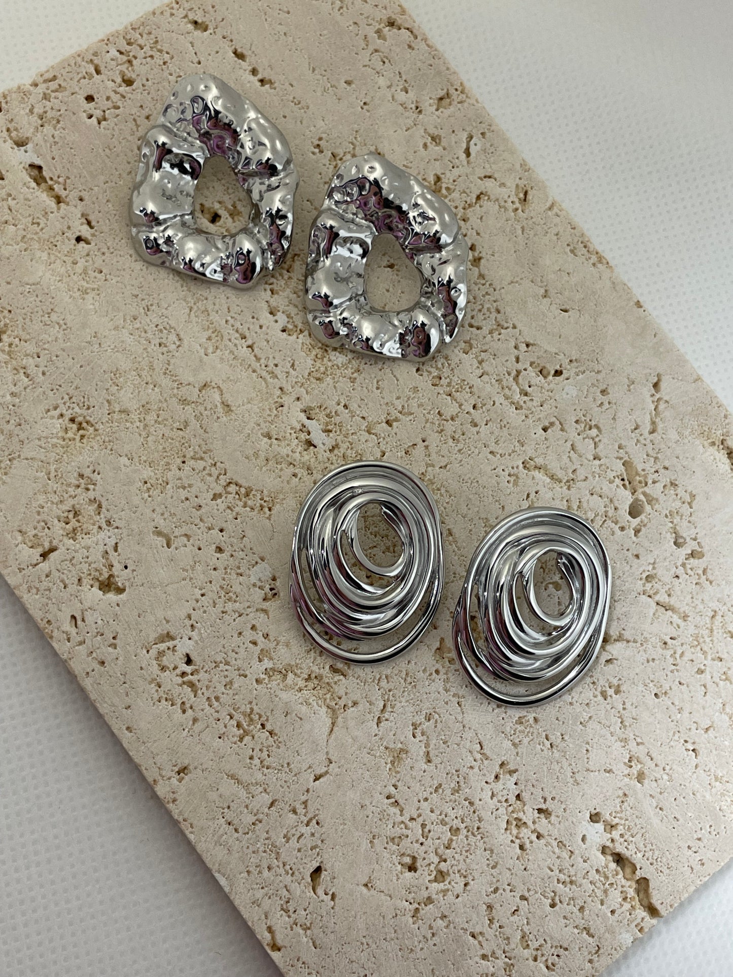 Ατσάλινα ασημί σκουλαρίκια