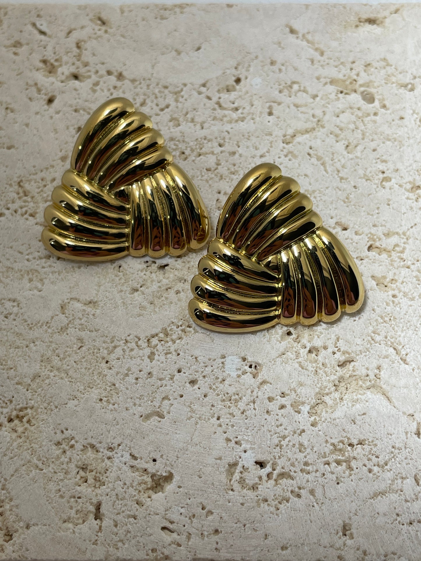 Σκουλαρίκια χρυσά τρίγωνα