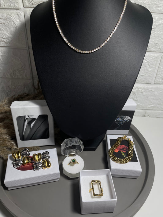 Mystery Box “Μαύρα Μεσάνυχτα” – Black Friday Edition