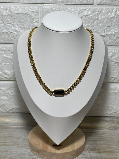 Κολιέ χρυσή αλυσίδα με μαύρο zircon
