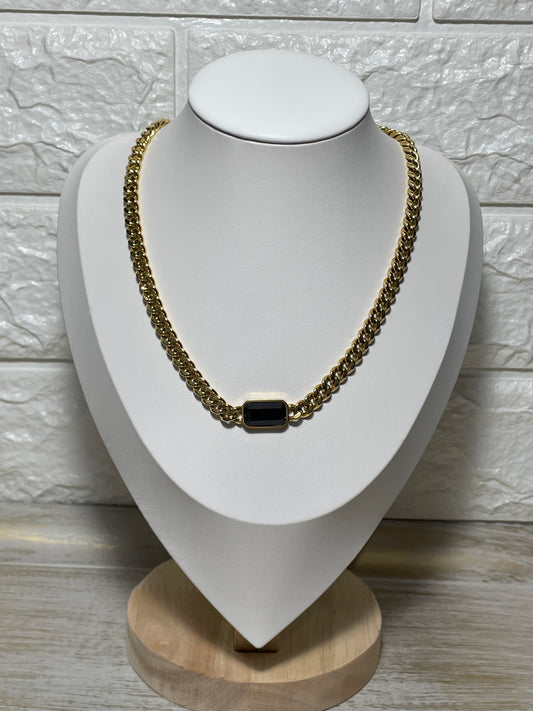 Κολιέ χρυσή αλυσίδα με μαύρο zircon
