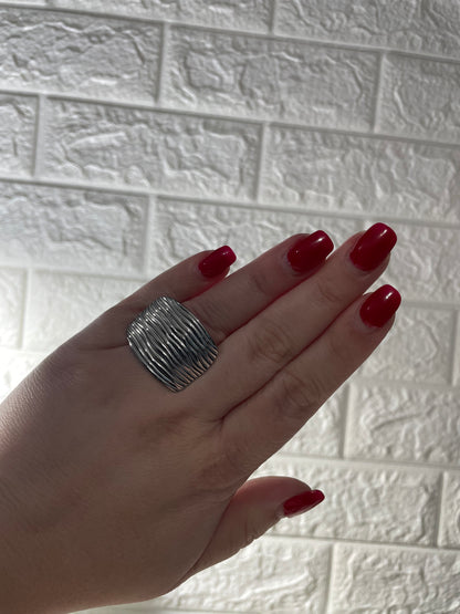 Δαχτυλίδι ορθογώνιο ανάγλυφο