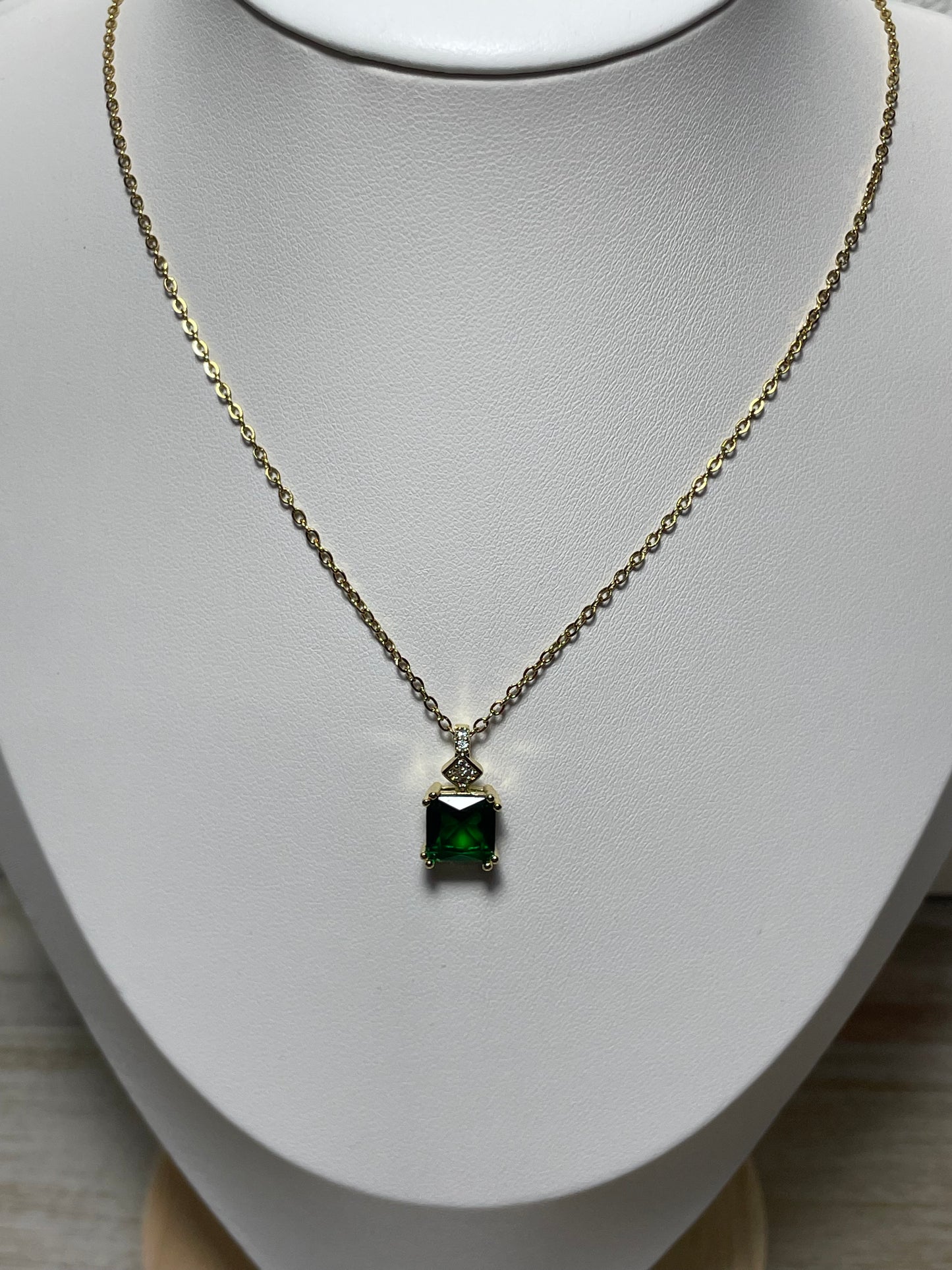 Ατσάλινο κολιέ ροζέτα