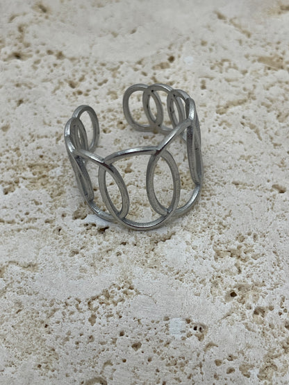 Ασημί δαχτυλίδι με οβάλ γραμμές ανοιχτό