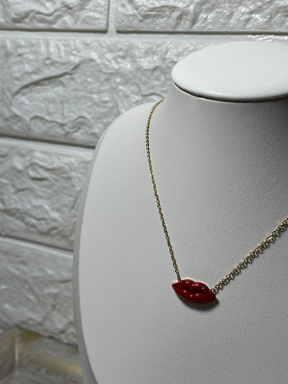 Ατσάλινο κολιέ κόκκινα χείλη