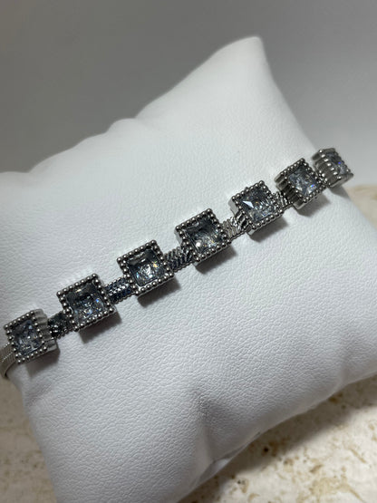 Ασημί βραχιόλι με τετράγωνες πέτρες