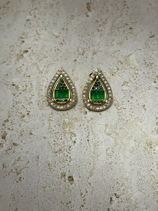 Σκουλαρίκια δάκρυ με πράσινη πέτρα