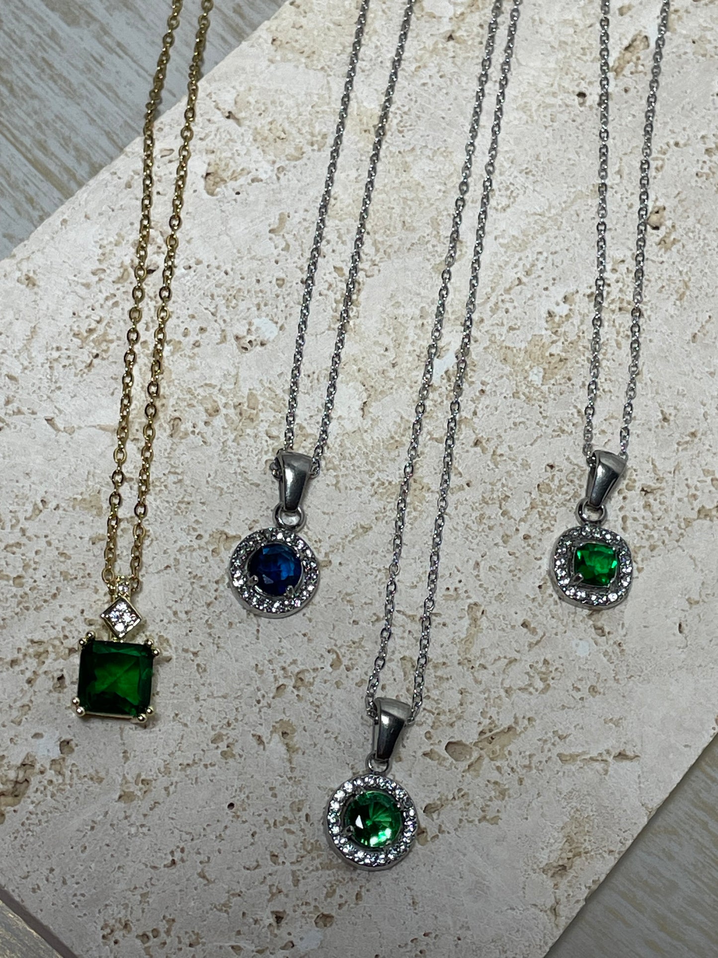 Ατσάλινο κολιέ ροζέτα