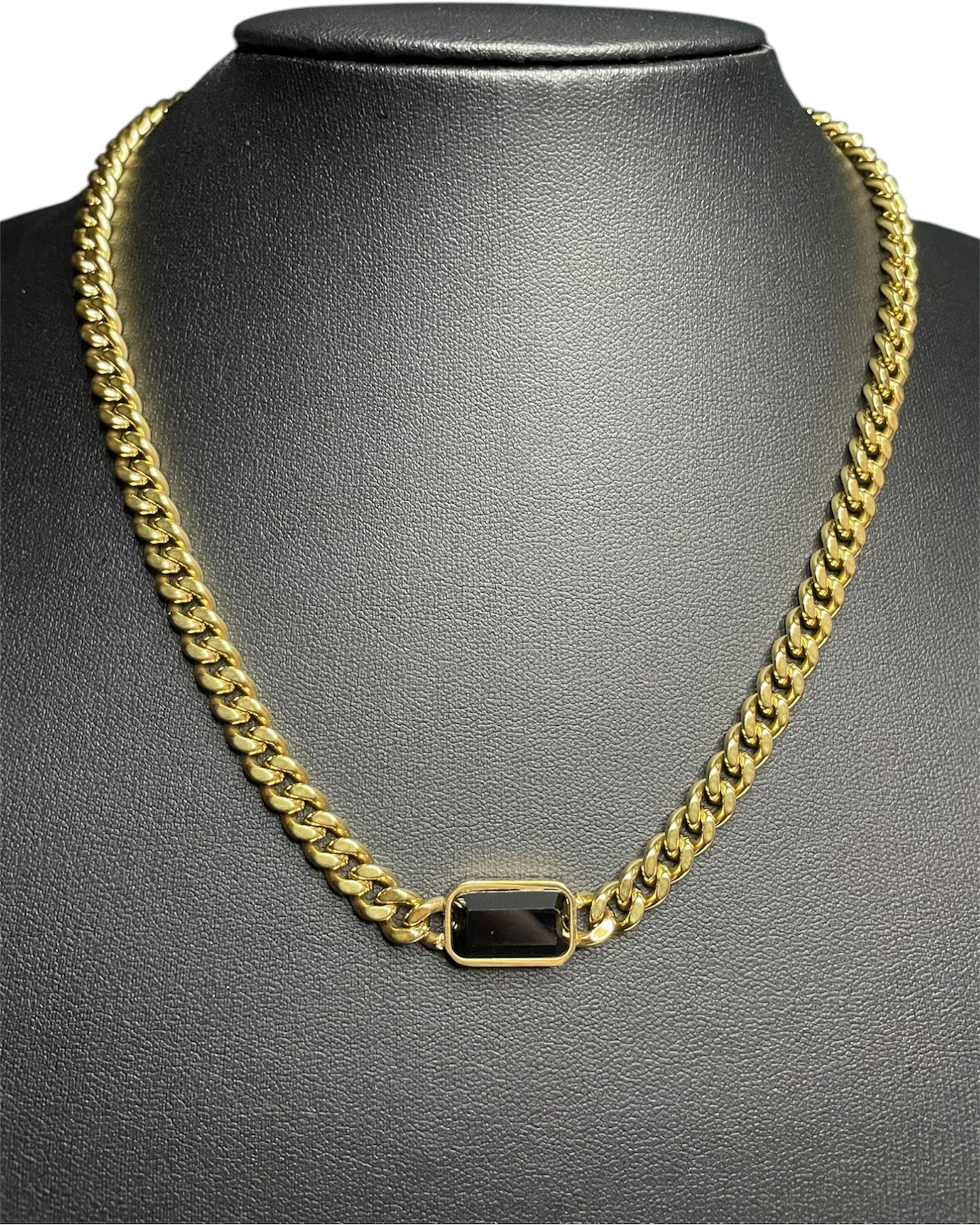 Κολιέ χρυσή αλυσίδα με μαύρο zircon