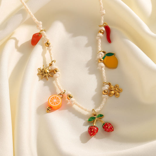 Κολιέ με λευκό κορδόνι και charms
